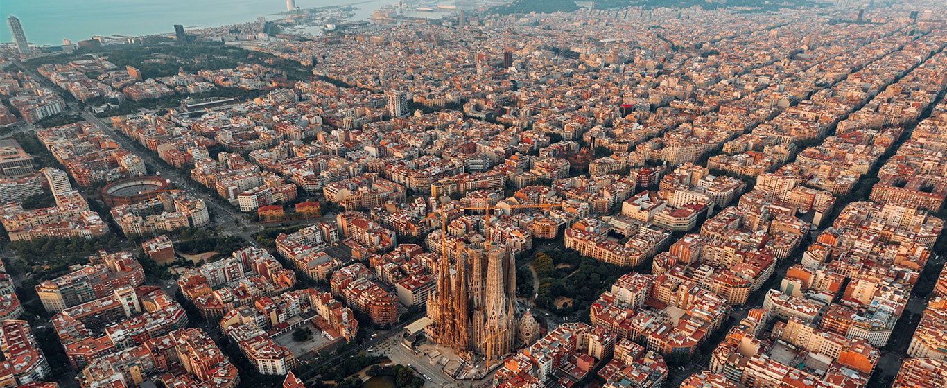 Live Barcelona! <br> We'll take care of the transport
