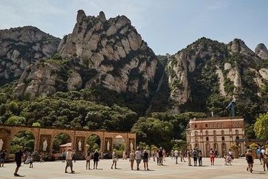 Premium Montserrat - Tickets included