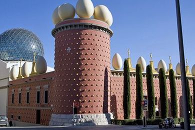 Dalí's Figueras & Girona Tour