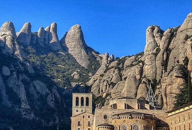 Premium Montserrat - Tickets included